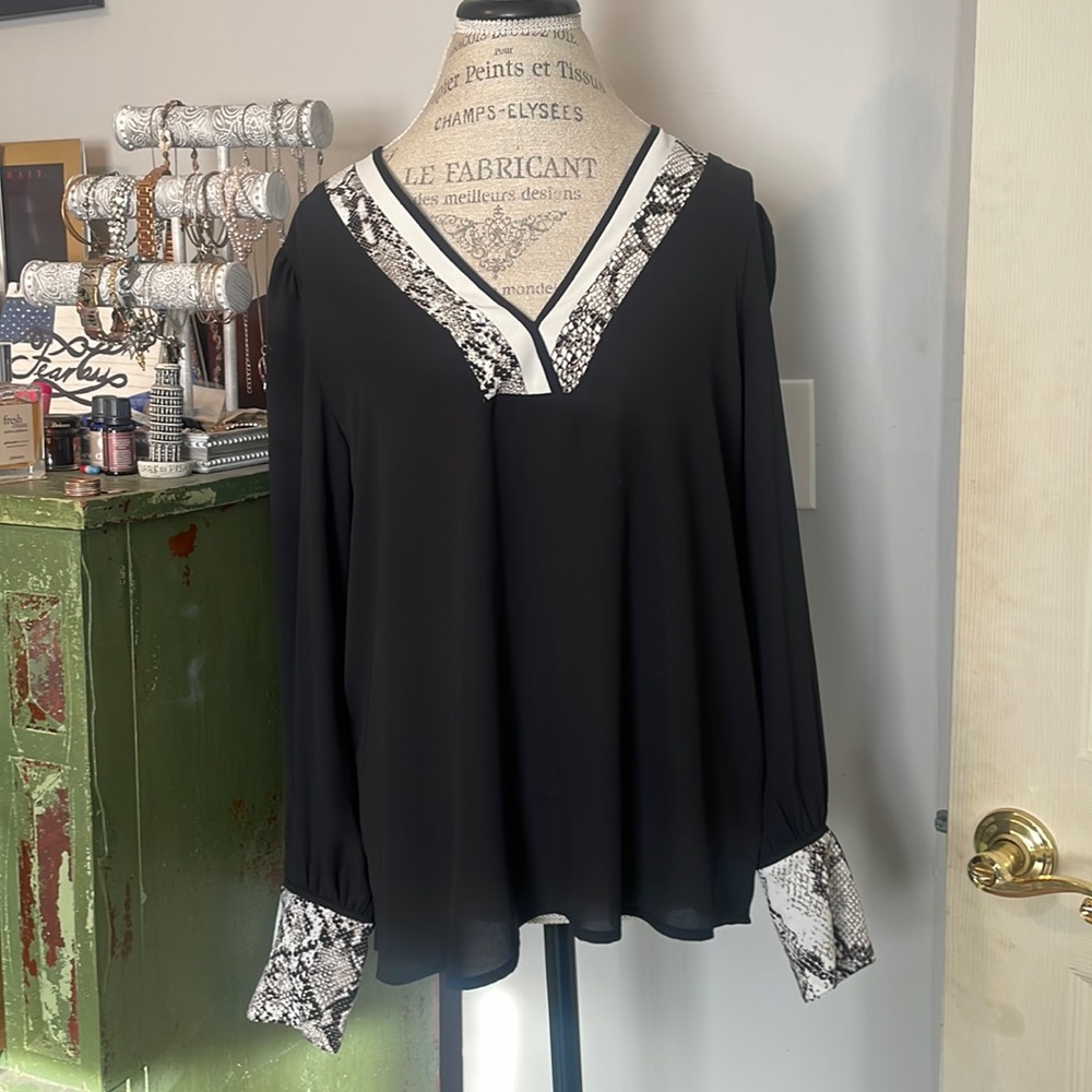 Express snakeskin black blouse
